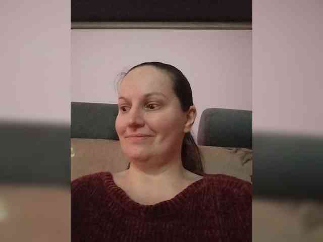 LadyAlma webcam