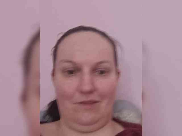 LadyAlma webcam