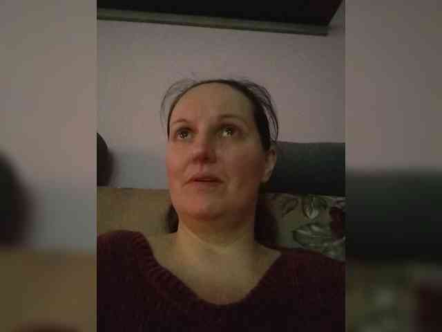 LadyAlma webcam