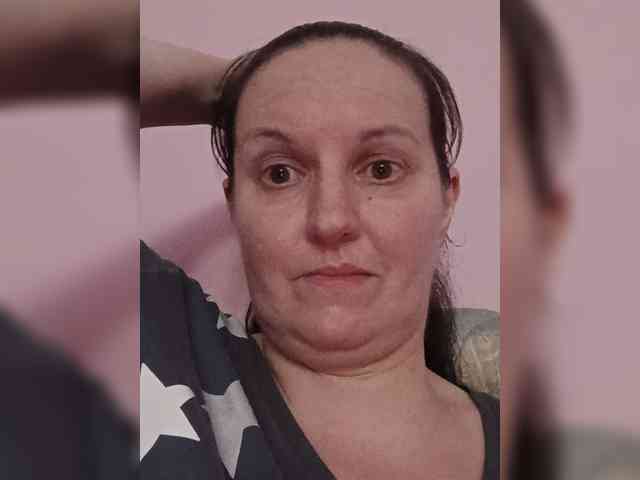 LadyAlma webcam
