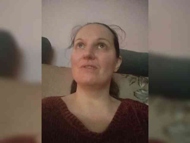 LadyAlma webcam