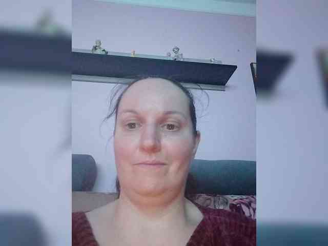 LadyAlma webcam