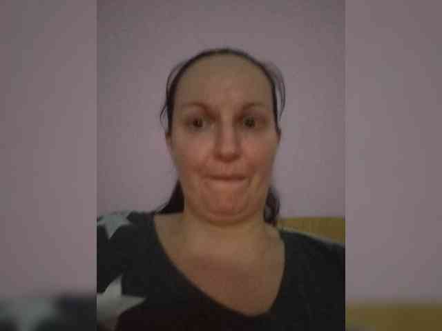 LadyAlma webcam