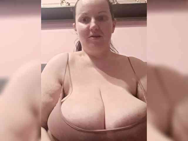 LadyAlma webcam
