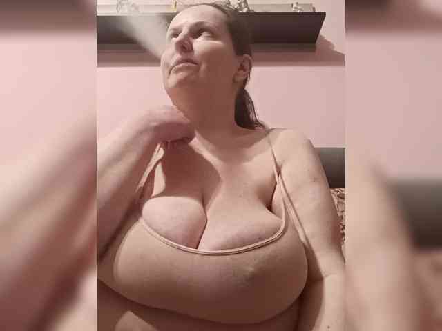 LadyAlma Live Webcam on BongaCams