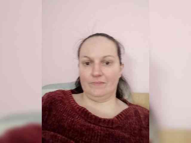 LadyAlma webcam