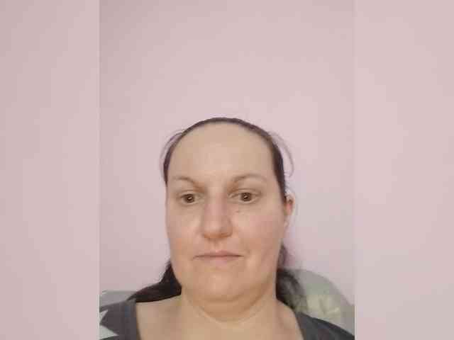 LadyAlma webcam