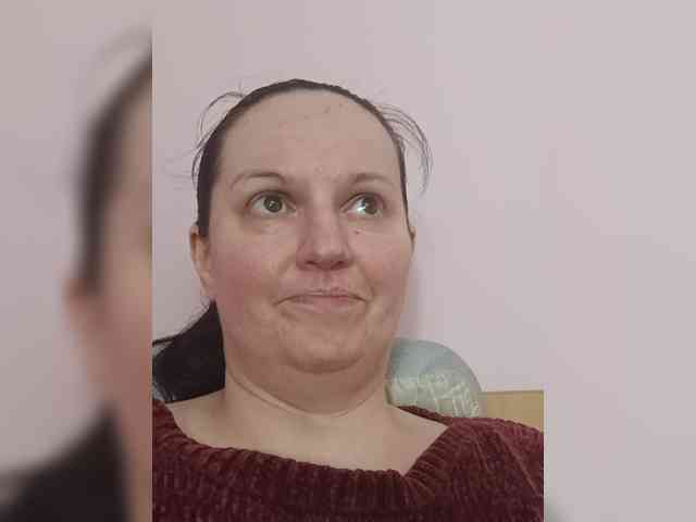 LadyAlma webcam