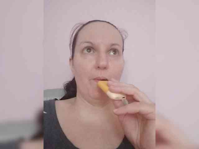 LadyAlma webcam