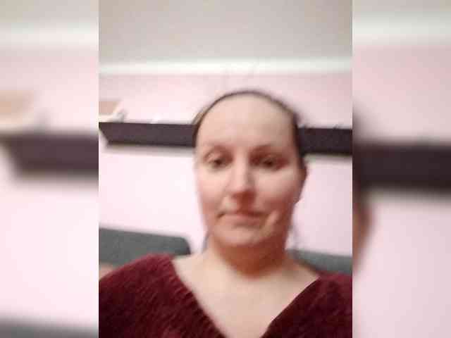 LadyAlma webcam