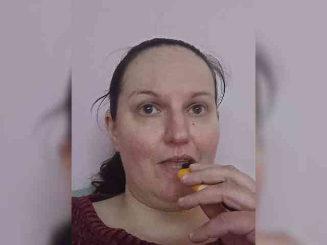 LadyAlma webcam