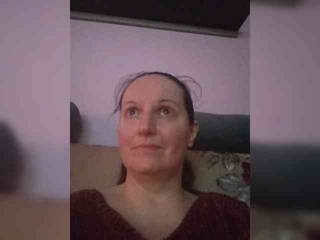 LadyAlma webcam