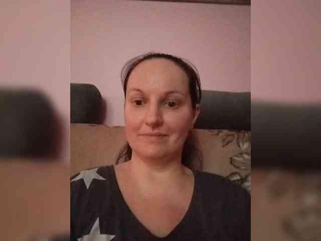 LadyAlma webcam