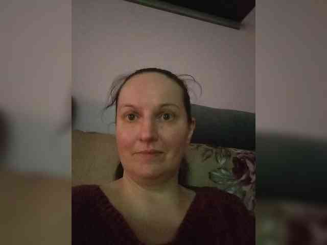LadyAlma webcam