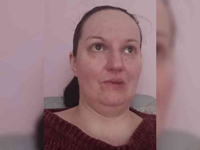 LadyAlma webcam
