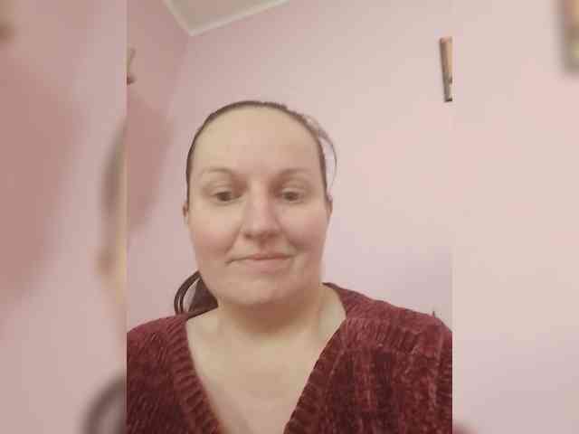 LadyAlma webcam