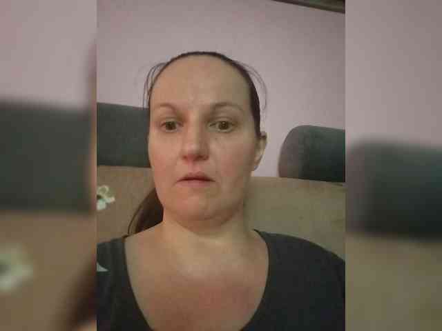 LadyAlma webcam