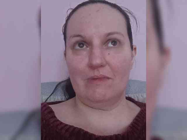 LadyAlma webcam