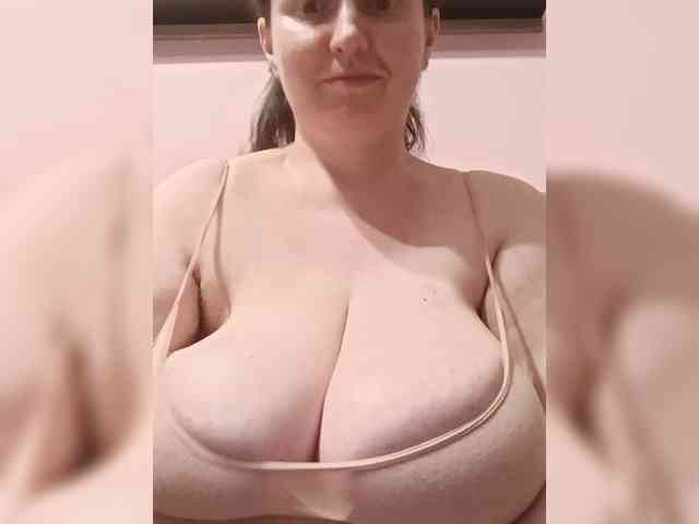 LadyAlma Live Webcam on BongaCams