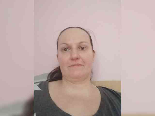 LadyAlma webcam