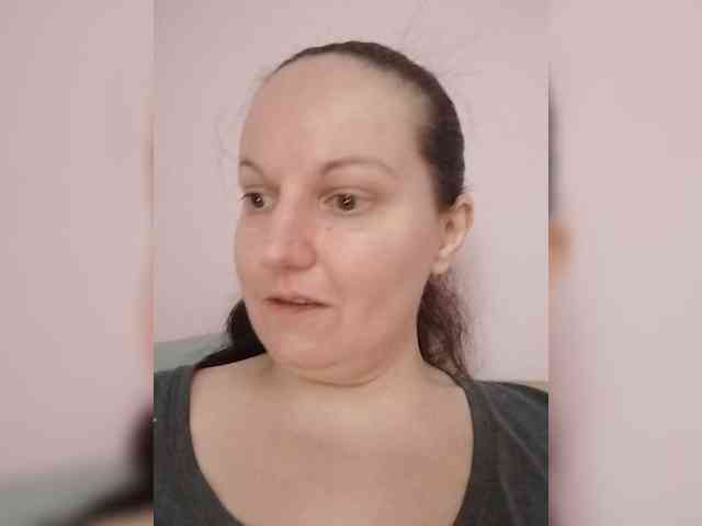 LadyAlma webcam