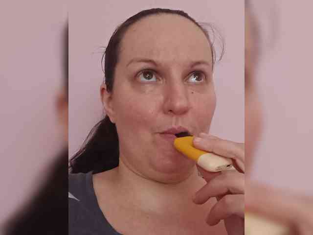 LadyAlma webcam