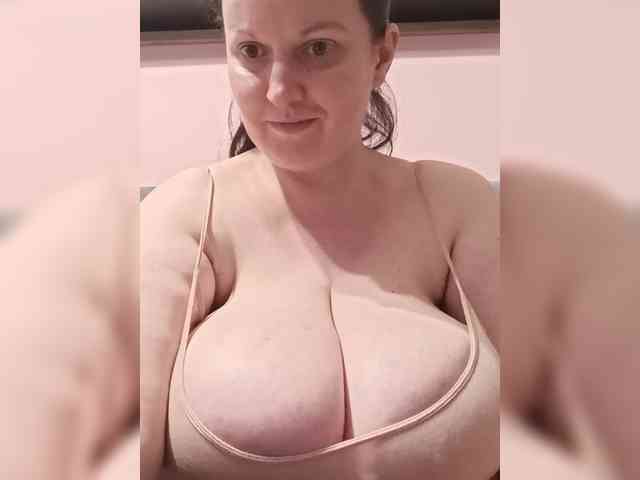LadyAlma Live Webcam on BongaCams