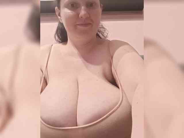 LadyAlma webcam