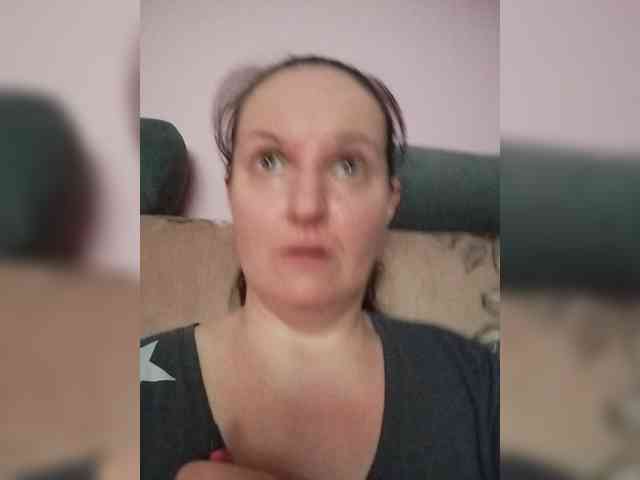 LadyAlma webcam