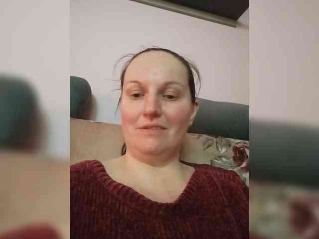 LadyAlma webcam