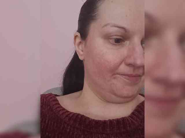 LadyAlma webcam