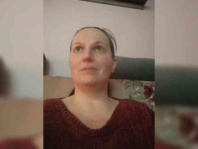 LadyAlma webcam
