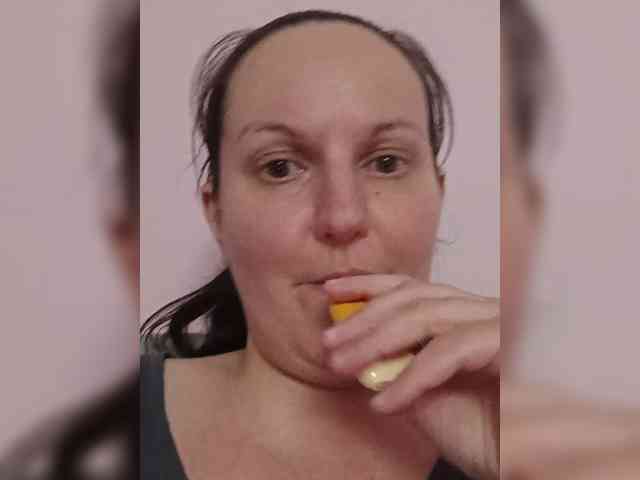 LadyAlma webcam