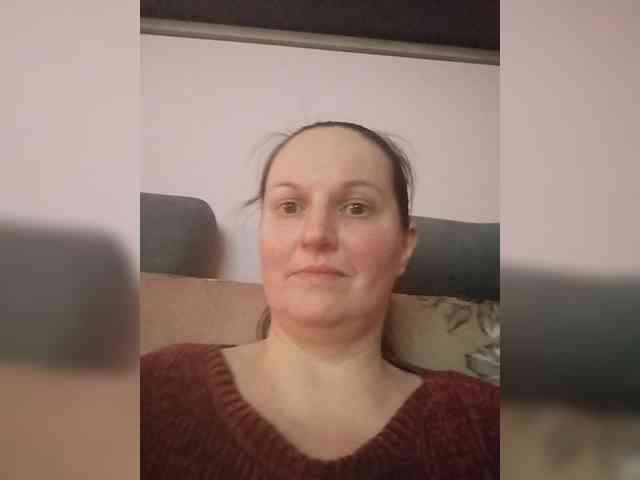 LadyAlma webcam