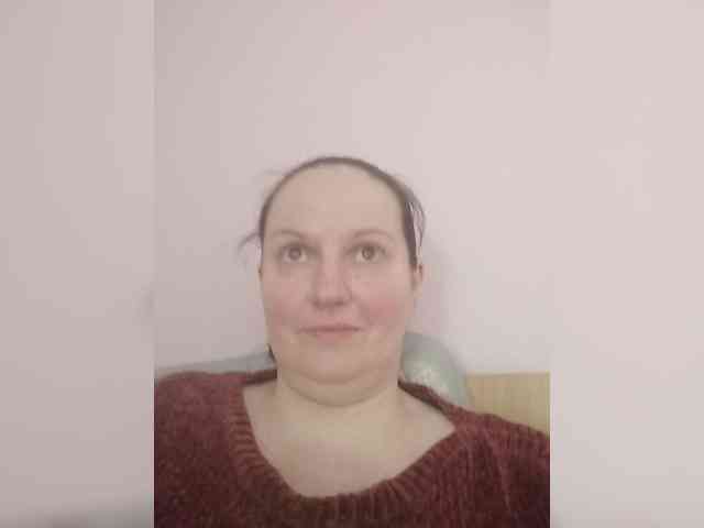 LadyAlma webcam