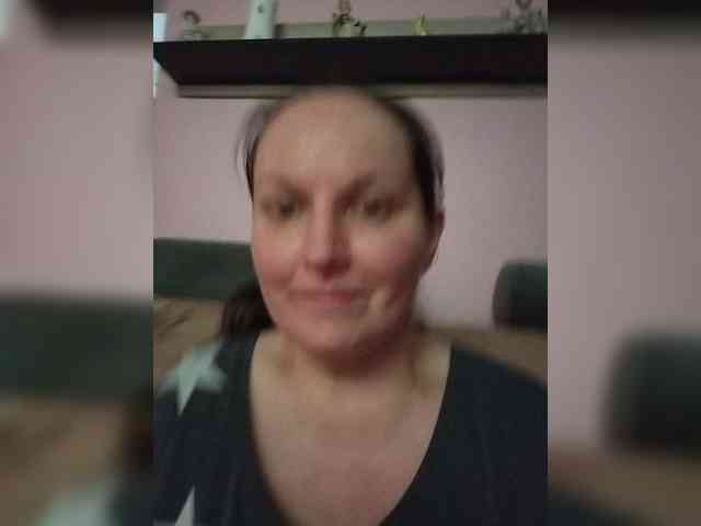LadyAlma webcam