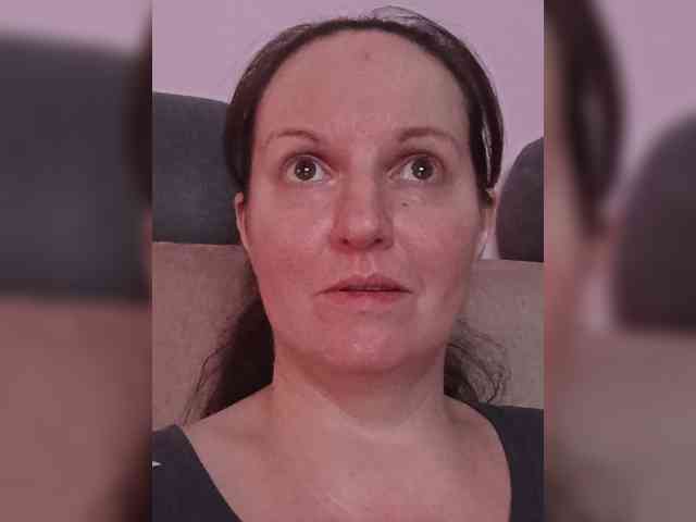 LadyAlma webcam