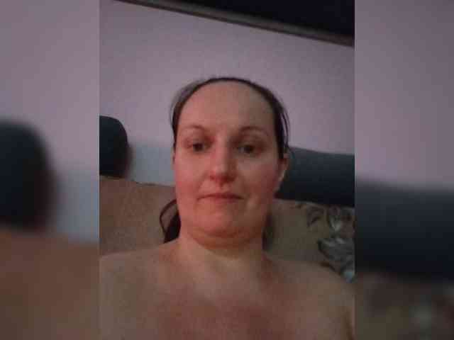 LadyAlma webcam