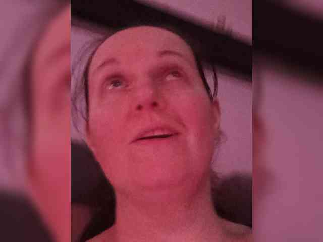 LadyAlma webcam