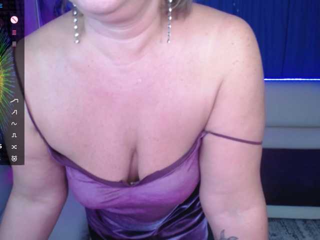 EllenRiplley live cam on BongaCams