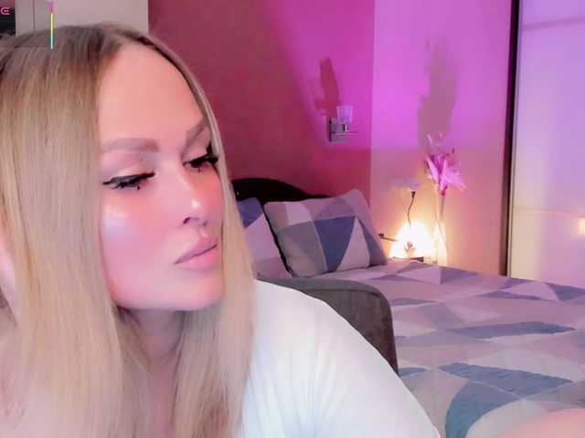 LibbyNora Live Cam on BongaCams