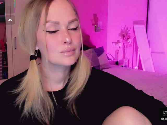 LibbyNora webcam