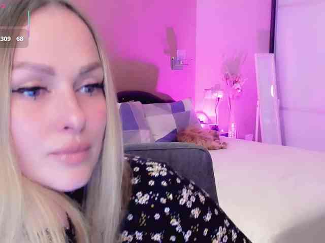 LibbyNora webcam
