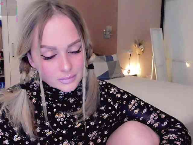 LibbyNora webcam