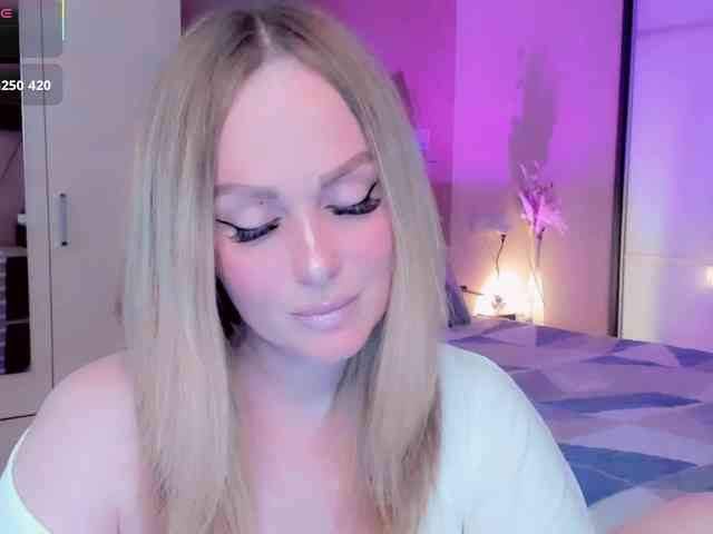 LibbyNora webcam