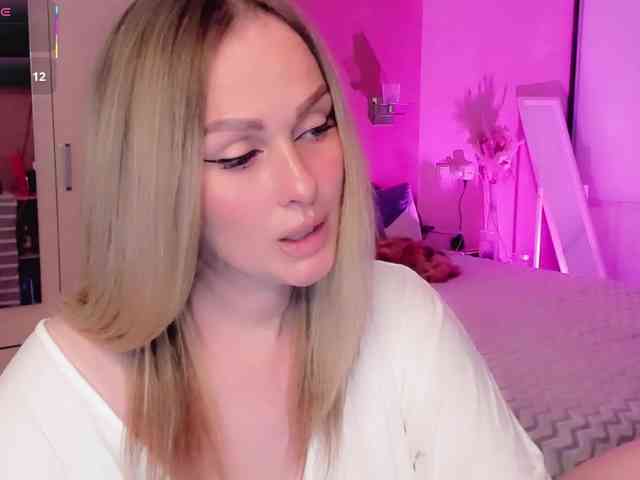 LibbyNora webcam