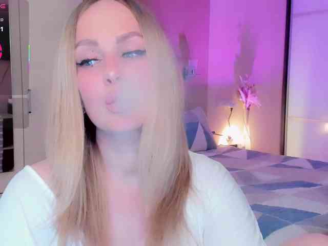 LibbyNora webcam