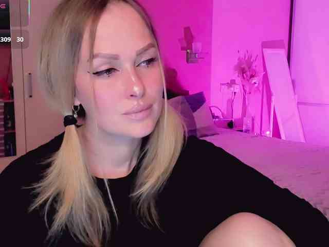 LibbyNora webcam