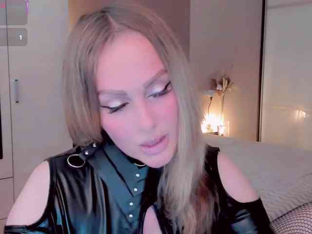 LibbyNora webcam