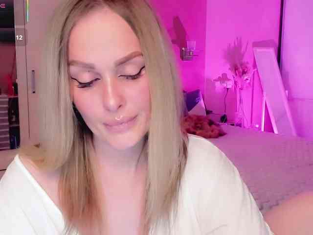 LibbyNora webcam